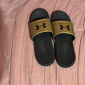 men’s under armour slides size 10 hardly warn black and gold